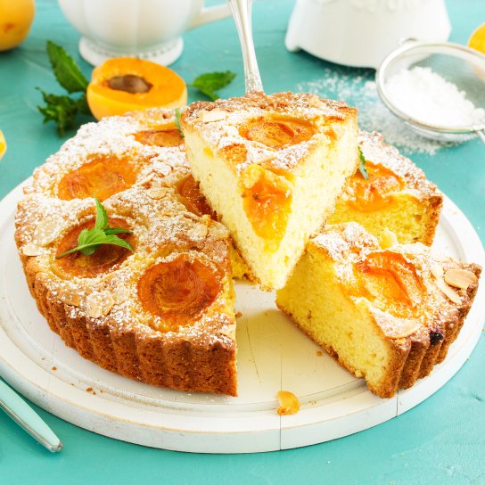 Абрикосовий пиріг на кефірі