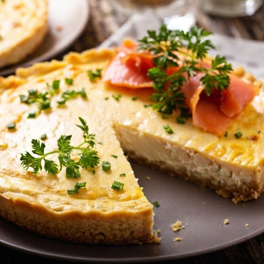 Чизкейк з копченим лососем і цибулею