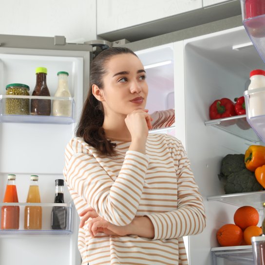 Холодильник з продуктами