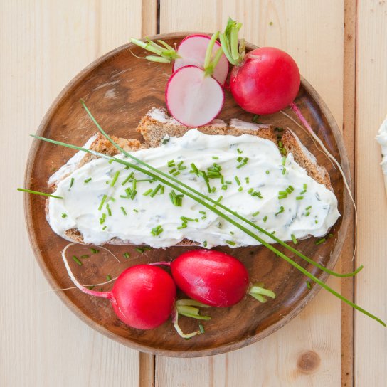 Вершкове масло з редискою