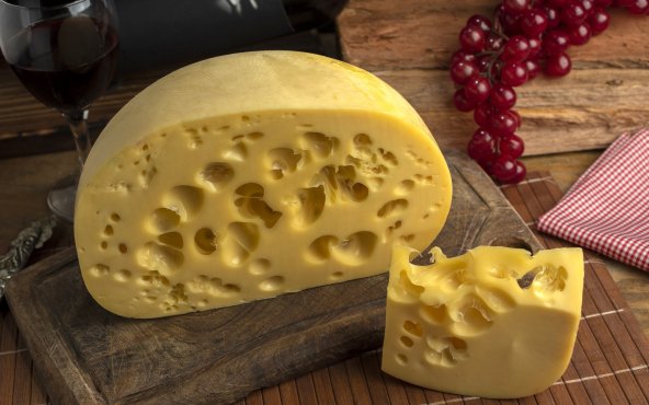 Сир швейцарський