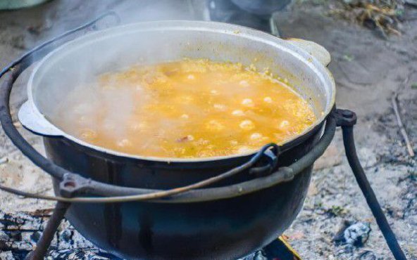 Куліш в казані
