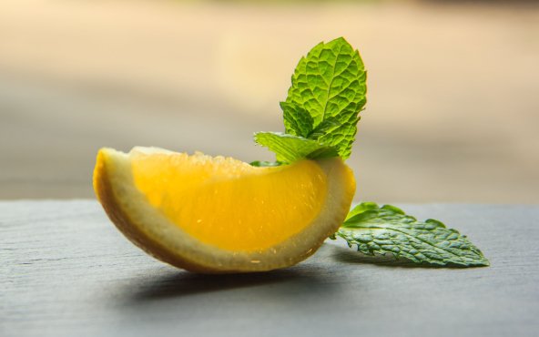 Лимон, долька