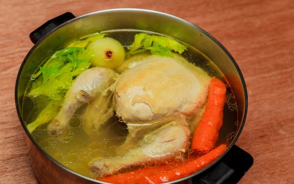 М’ясний бульйон