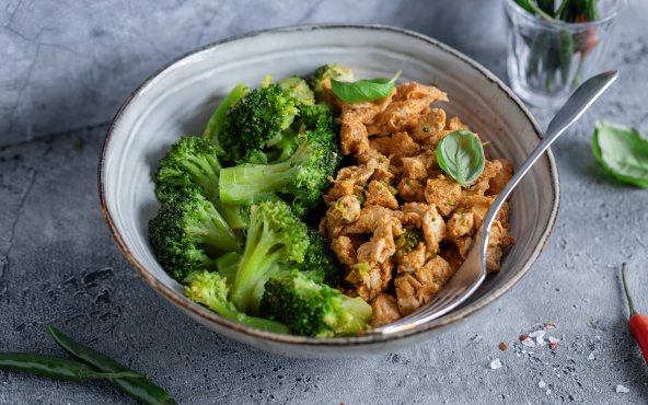 Курятина з броколі