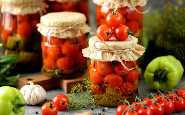 Консервовані томати чері