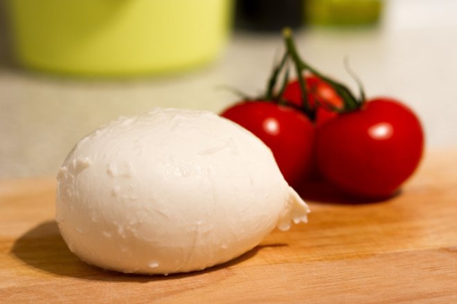 Сир моцарела