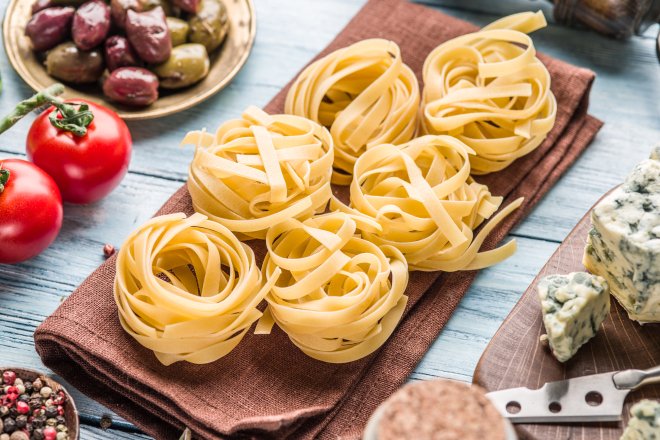 Макарони гнізда