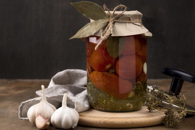 Консервовані помідори