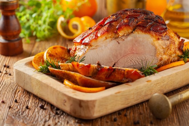 Ароматна запечена свинина