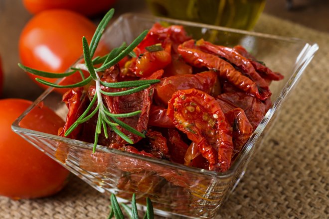 Томаты вяленые в растительном масле