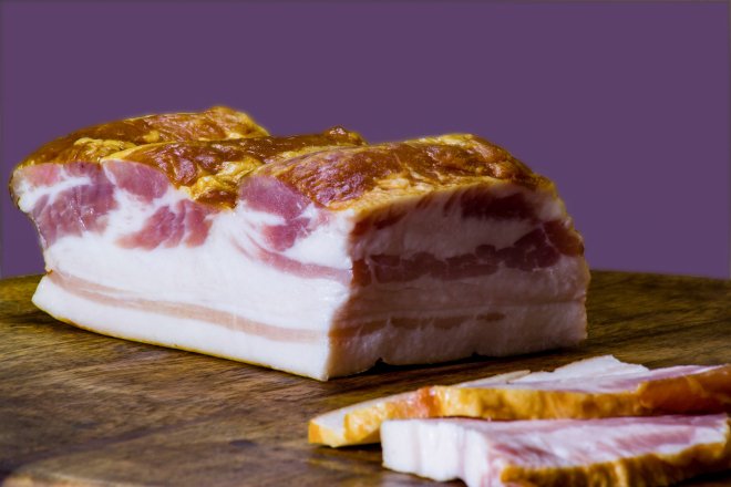 Свиняча копчена грудинка