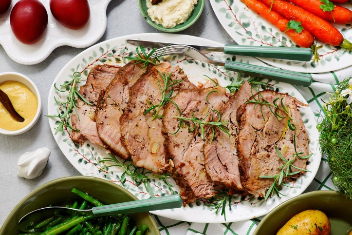 Домашняя буженина с чесноком