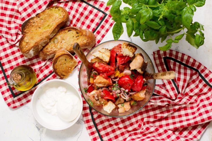 панцанела в салатнику