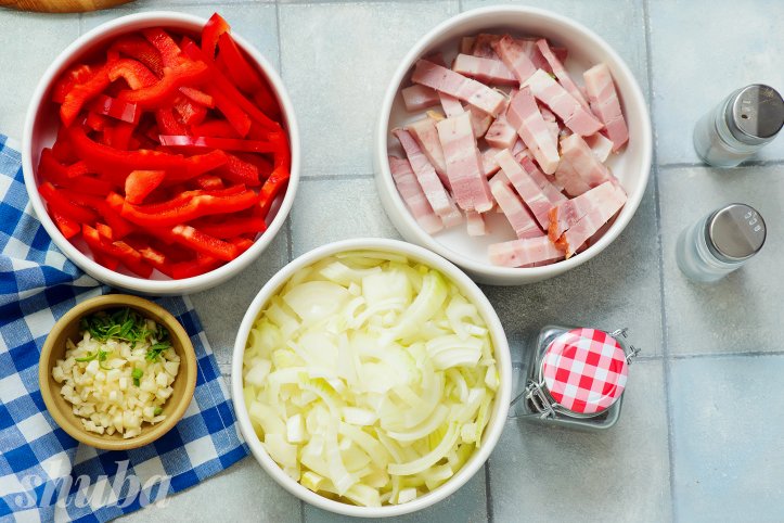 інгредієнти для рульки в рукаві