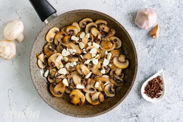смажені гриби з часником
