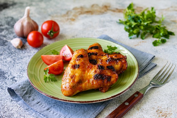 Гострі курячі крильця на грилі