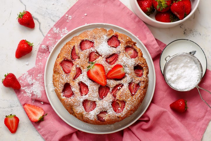 Пиріг з полуницею