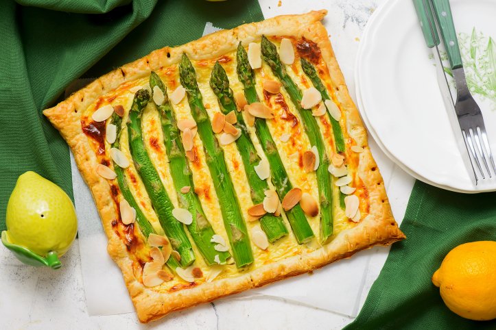 тарт зі спаржею