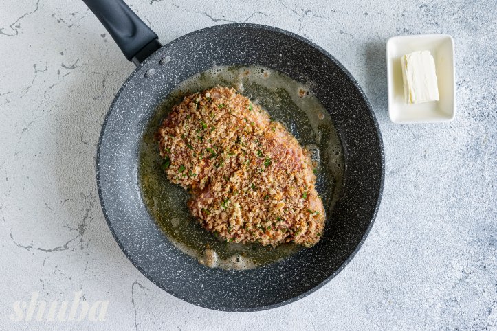 стейк на пательні