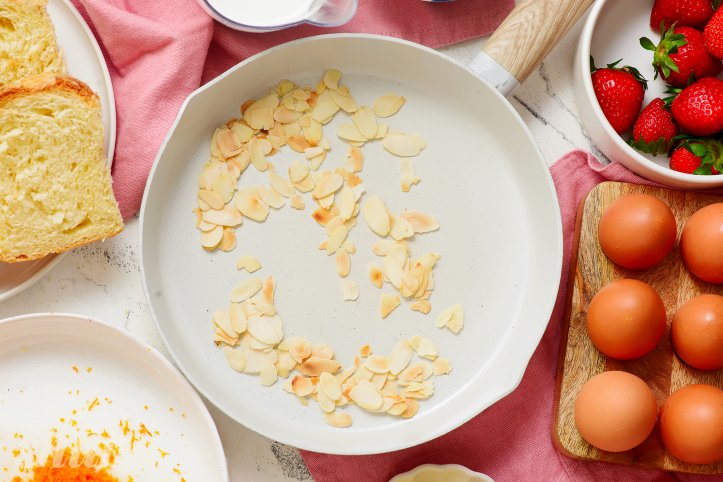 мигдалеві пластівці