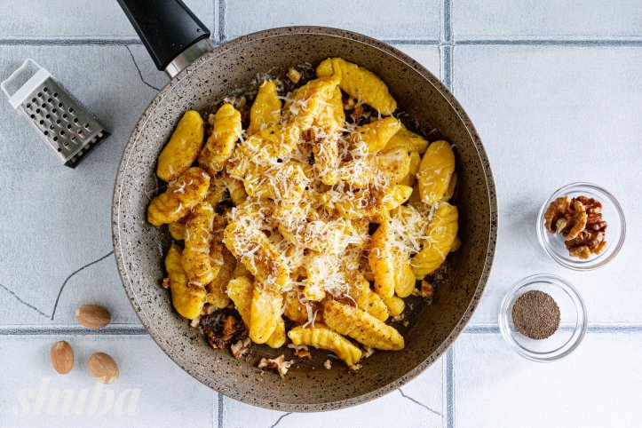 ньокі з горіхами та сиром