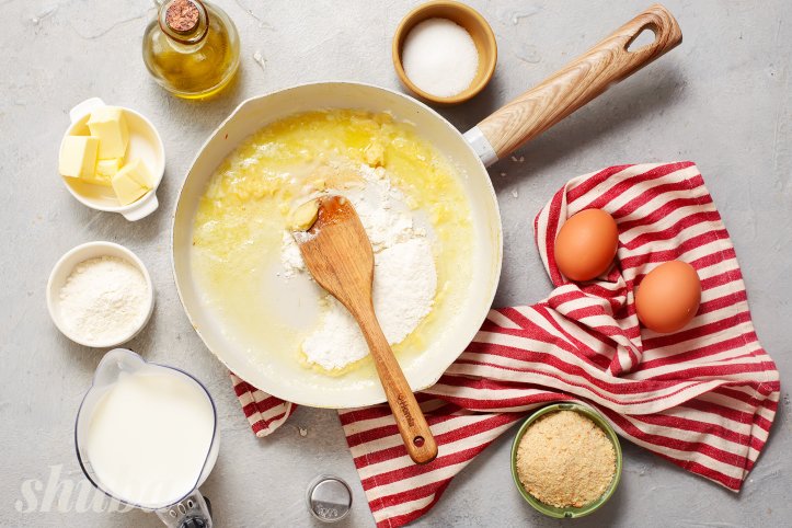 борошно на сковороді