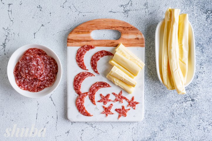 ковбаса та сир