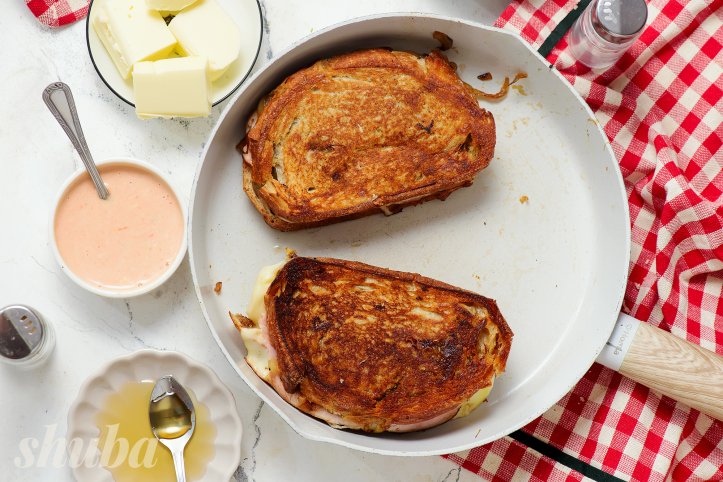 сендвіч на сковороді