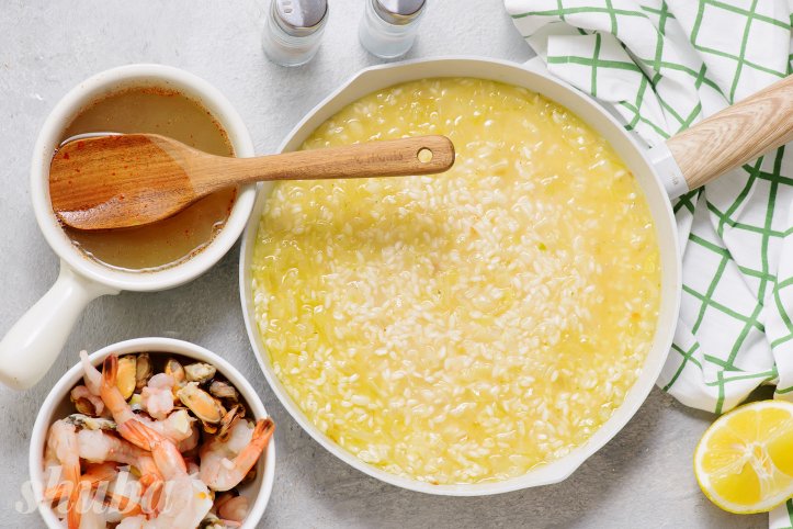 бульйон в ризото