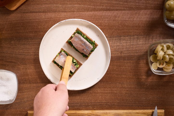 оселедець матіас на хлібі