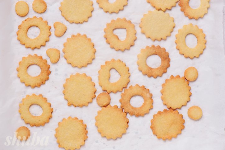 Печиво-лінцер-із-джемом