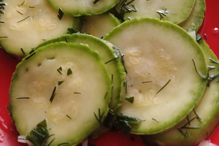 пікантна закуска з кабачка