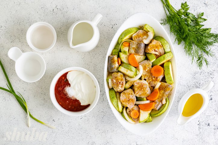 риба й овочі у формі