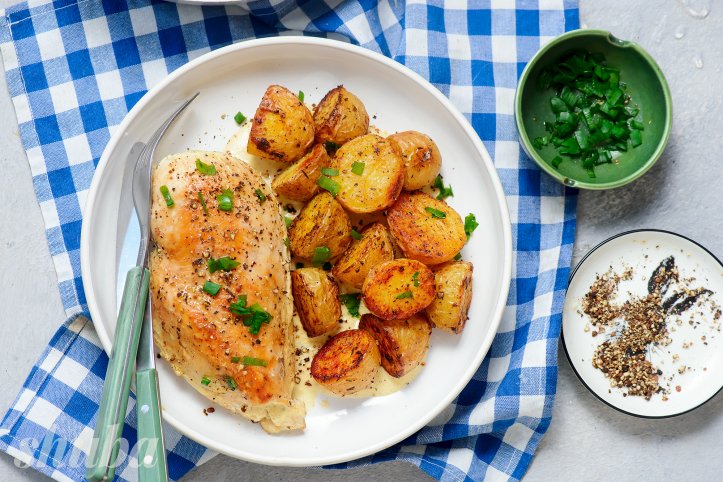 курка у вершках з картоплею
