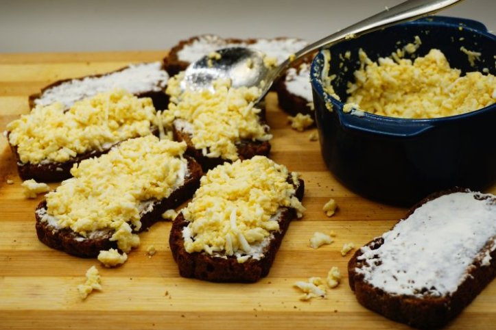 яйця на канапці