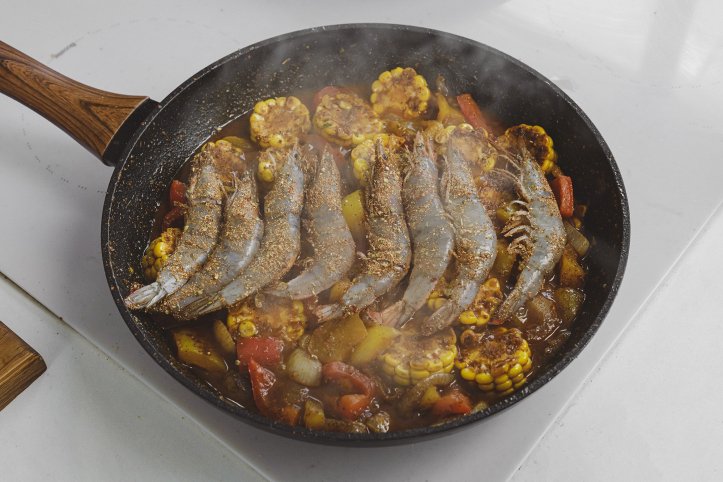 креветки з овочами