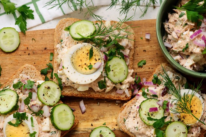 Подача канапок