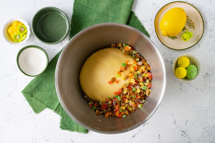 Цукати і тісто