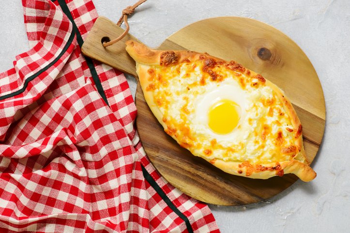 Хачапурі по-аджарськи