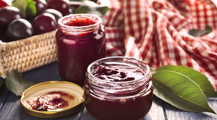 Сливовий соус в банках