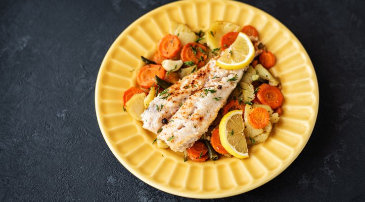 Риба з лимоном і овочами