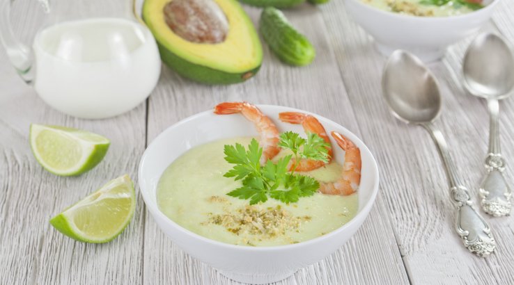 Холодний суп з авокадо та креветками