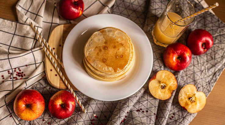 Панкейки з яблуками
