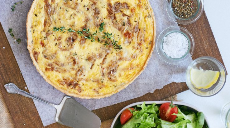 Тарт з карамелізованою цибулею