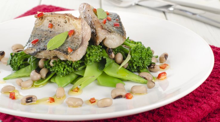 Скумбрія з овочами