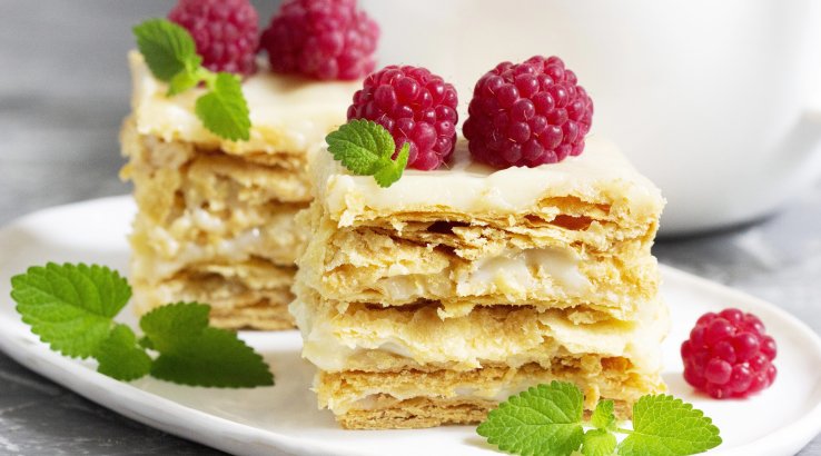 Лінивий торт «Наполеон» з готового тіста