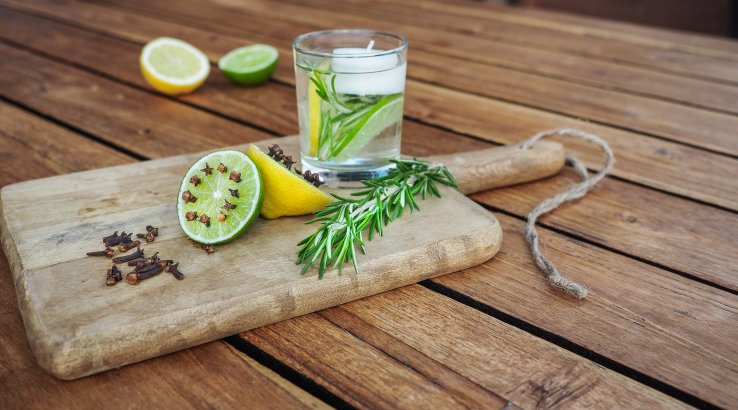 Лимон та гвоздика