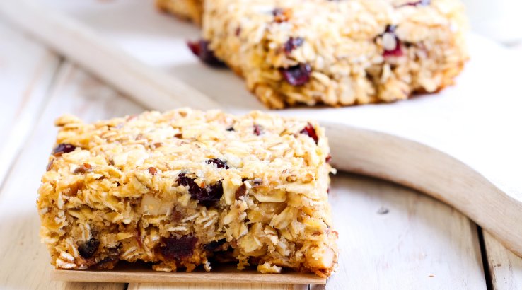 Вівсяно-яблучний пиріг без випікання