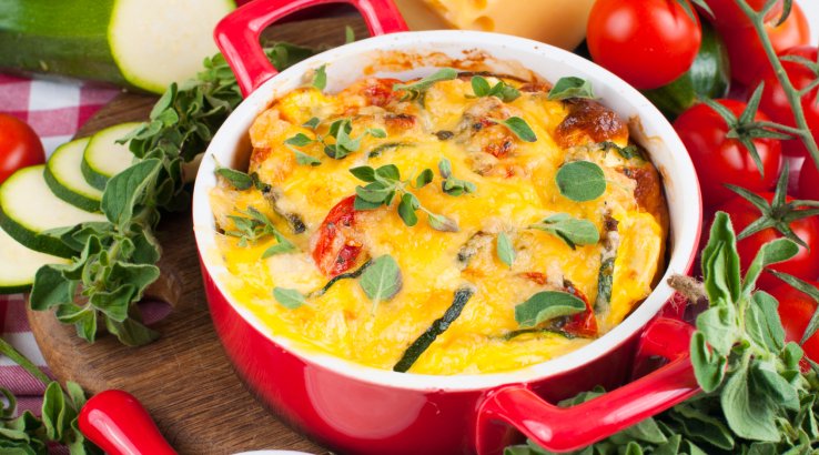 Овощная запеканка с яйцами и цуккини